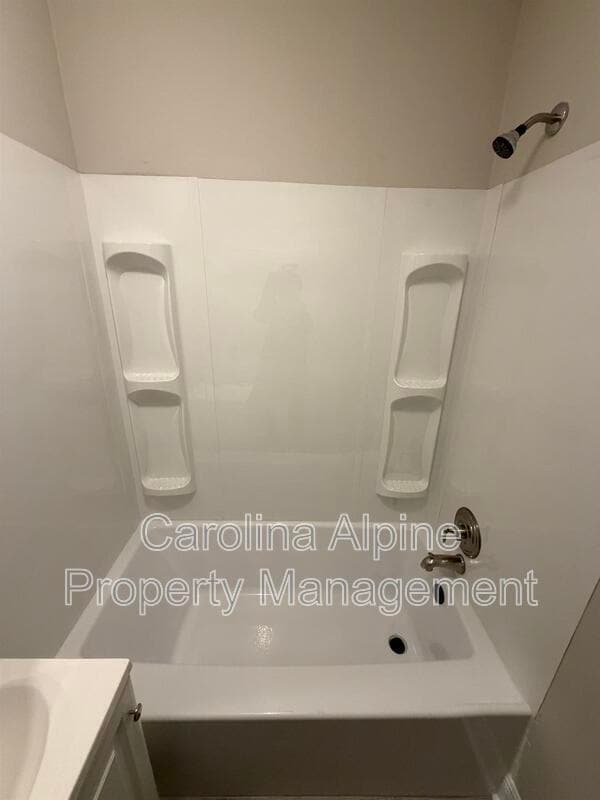 Building Photo - 1621 N Hamilton St