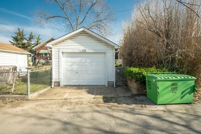 Building Photo - 5336 Chippewa St