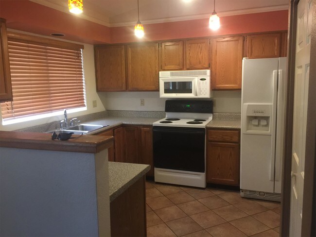 Building Photo - 465 E Providence Dr