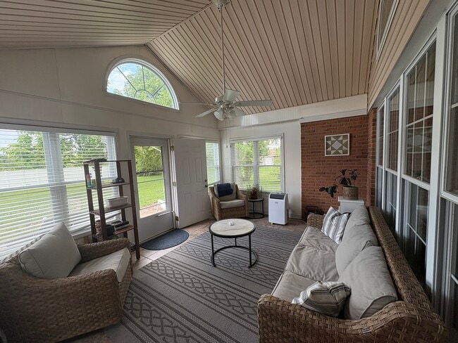 Building Photo - 8801 Bramblewood Ln