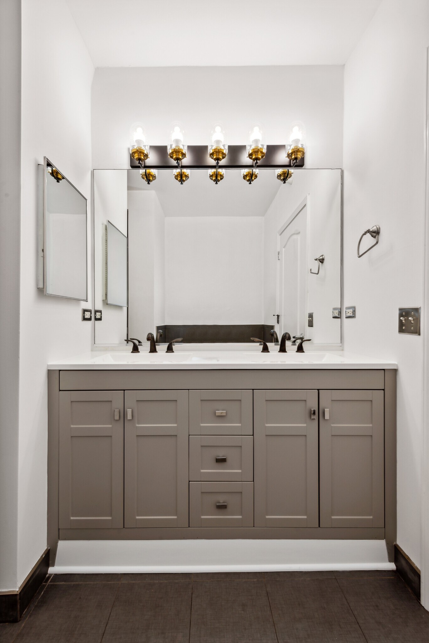 Building Photo - 125 S Jefferson St