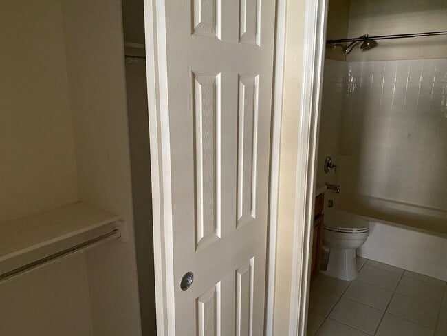 Building Photo - Beautiful Townhouse in Escala