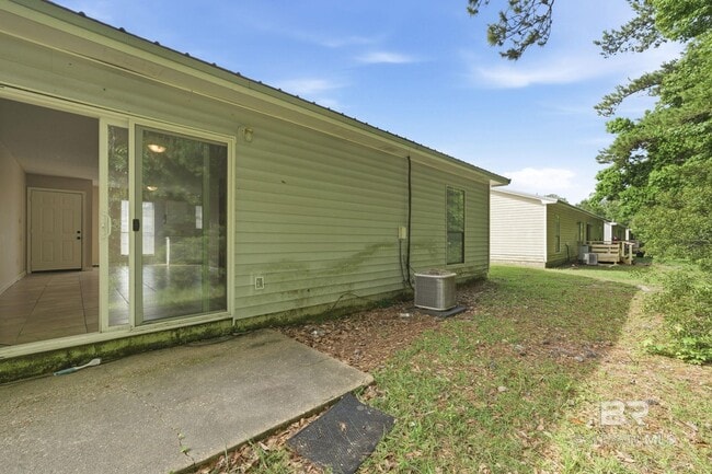 Building Photo - 6413 Schoel Ln