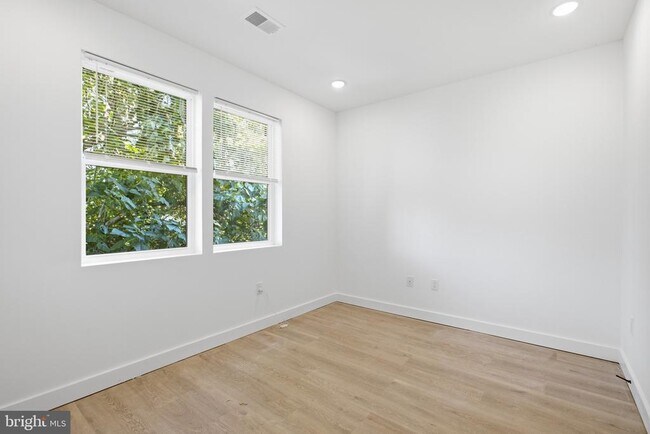Building Photo - 2554 N 12th St