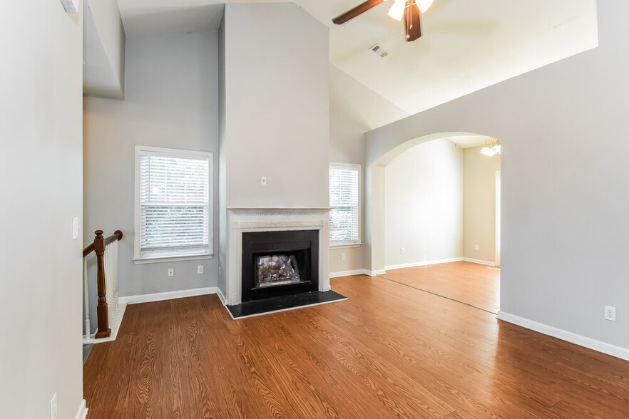 Building Photo - 204 Happy Trail