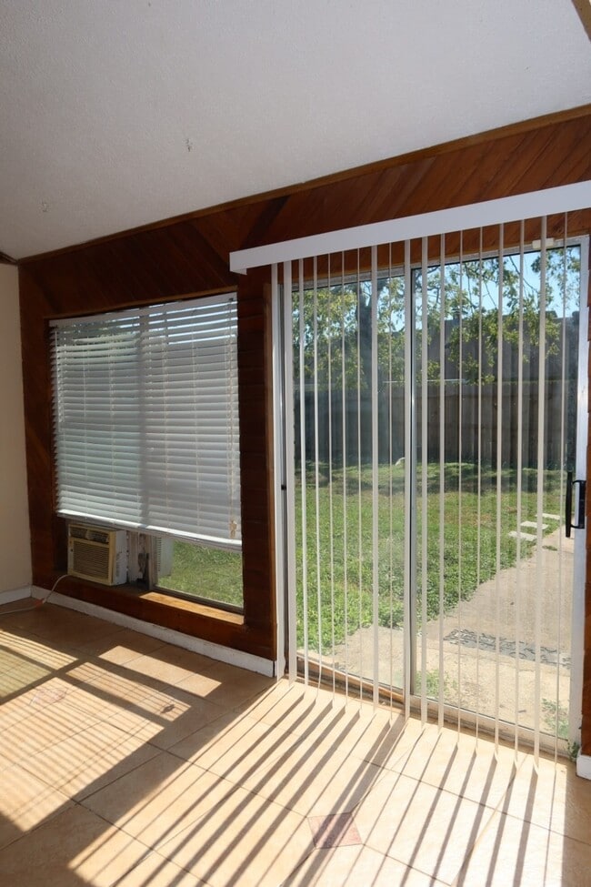Building Photo - 3418 Big Horn Ct
