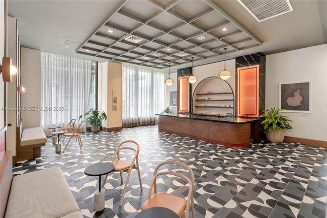 Building Photo - 11 NE 6th St