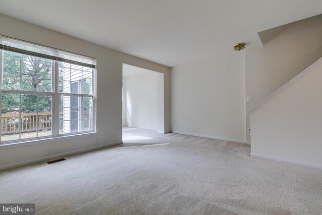 Building Photo - 13129 Park Crescent Cir