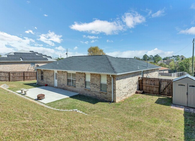 Building Photo - Renovated 3BR/2BA All-Brick Home | South C...