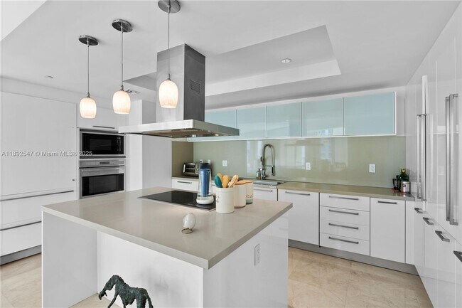 Building Photo - 200 Sunny Isles Blvd