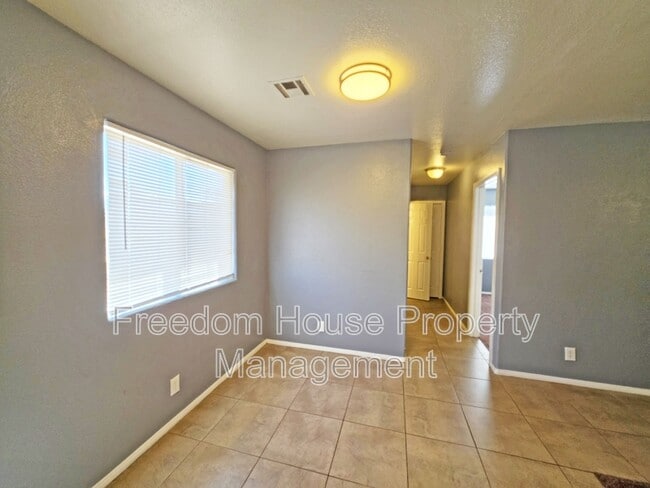 Building Photo - 1444 Star Rd
