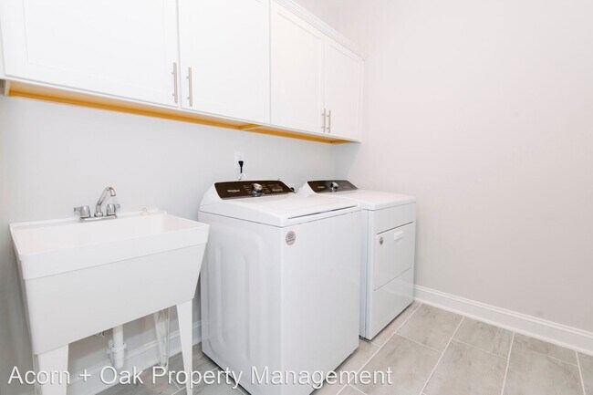Building Photo - 4 br, 3 bath House - 135 Majestic Peak Dr