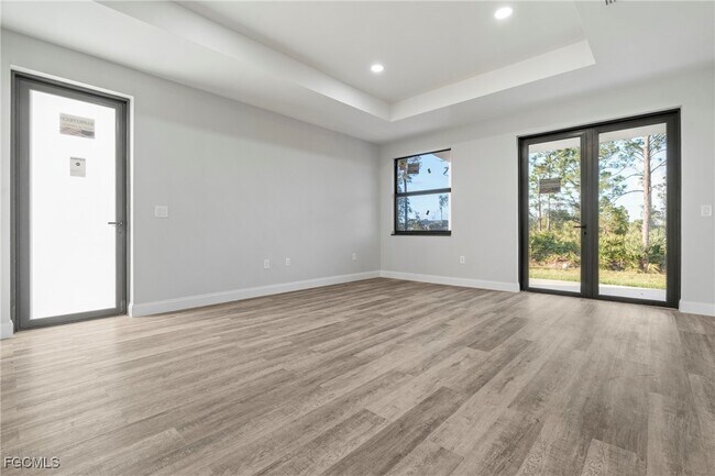 Building Photo - 1028 Milwaukee Blvd