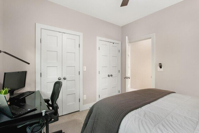 Building Photo - 782 Piedmont Way NE