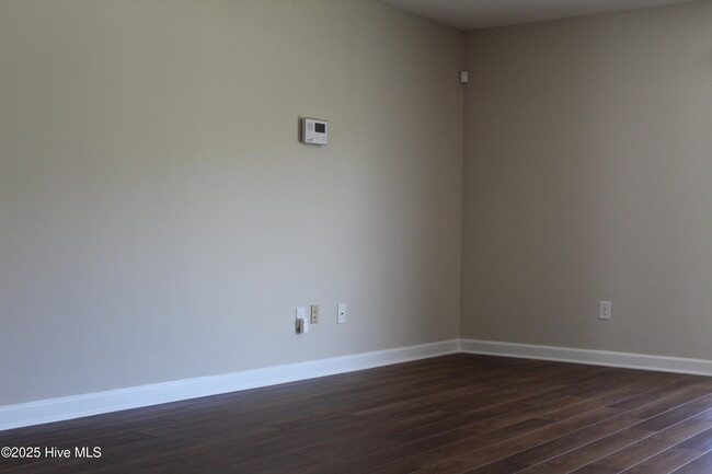 Building Photo - 306 Saratoga Ln