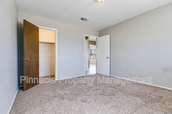 Building Photo - 1429 Austin St