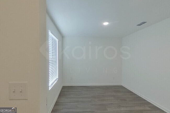 Building Photo - 109 Flat Rock Ml Trl