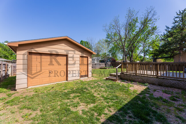 Building Photo - 510 N Parkridge St