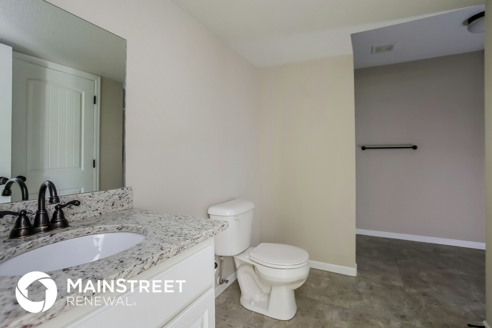 Building Photo - 1401 NW High View Dr