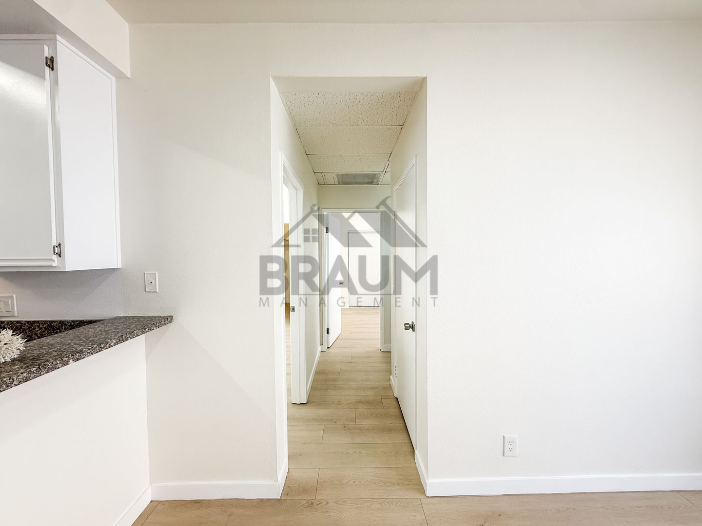 Building Photo - 11459 Collins St