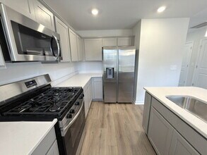 Building Photo - Brand-New 3BR Townhome in Lexington | Modern Finishes & Pet Friendly