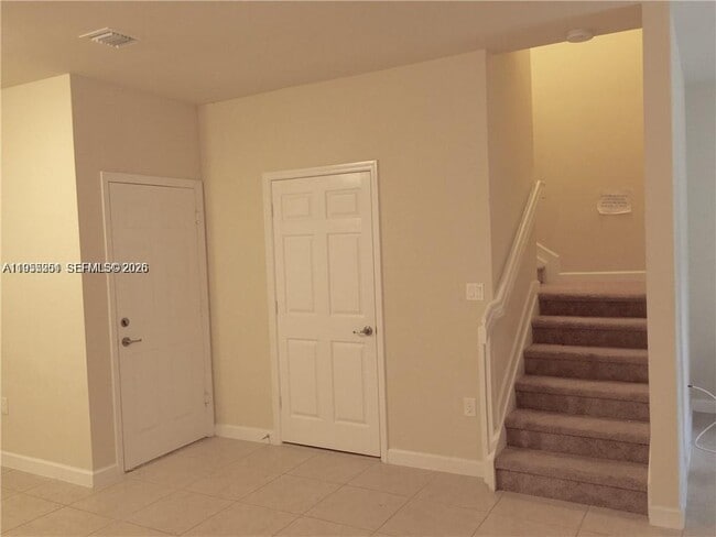 Building Photo - 394 NE 37th Ave