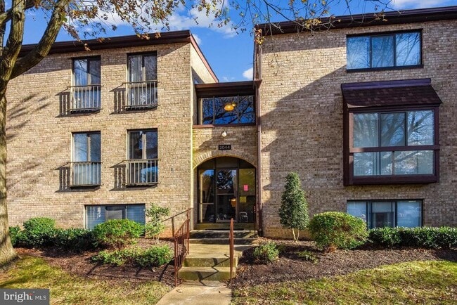 Building Photo - 2044 Royal Fern Ct