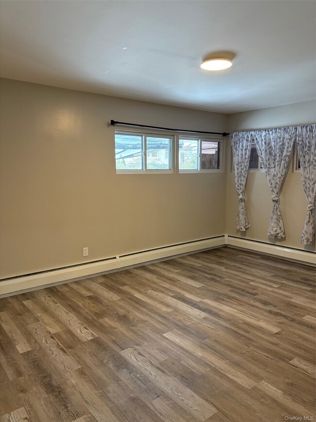 Building Photo - 405 I U Willets Rd