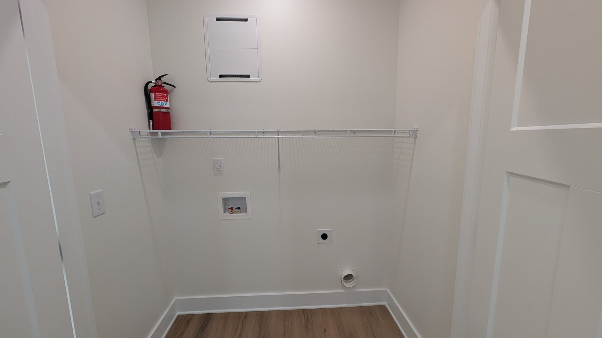 Building Photo - 115 Anile St