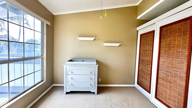 Building Photo - 2 BED/2 BATH/2 PRKG + Washer/Dryer INSIDE ...