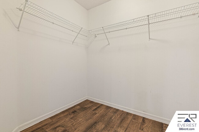 Building Photo - 39 Firethorn Ln
