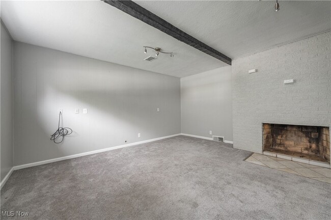 Building Photo - 23728 Glenhill Dr