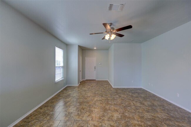 Building Photo - 455 Gina Dr