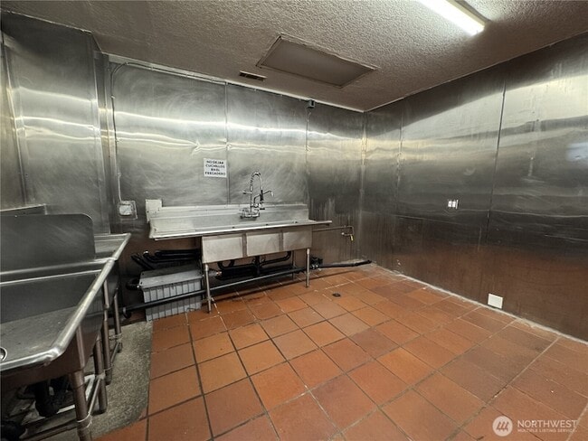 Building Photo - 1620 SW Roxbury St