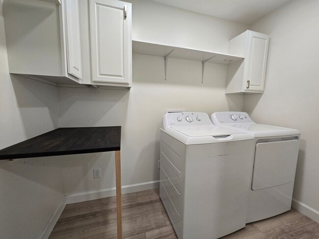 Building Photo - Updated 3 Bedroom Home in Downs