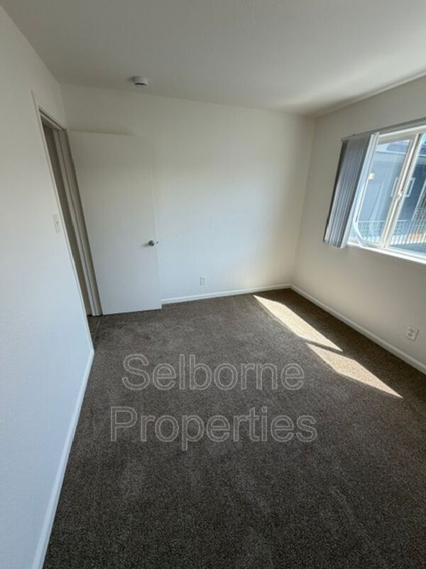Building Photo - 407 Fairmount Ave