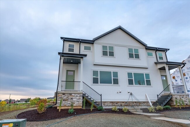 Building Photo - 139 Prairie Heights Dr