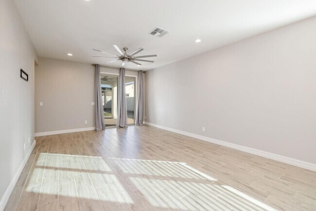 Building Photo - 5247 S Axiom