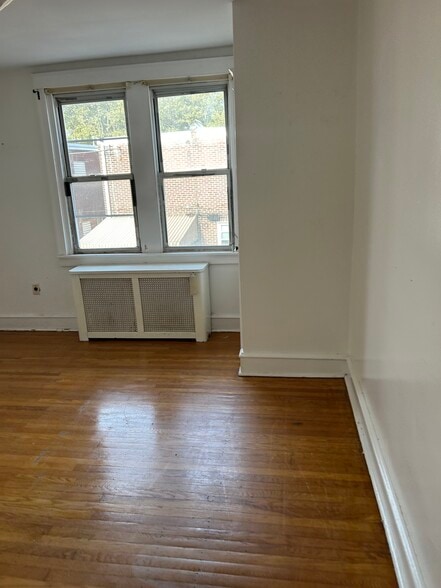 Building Photo - 3333 Guilford St