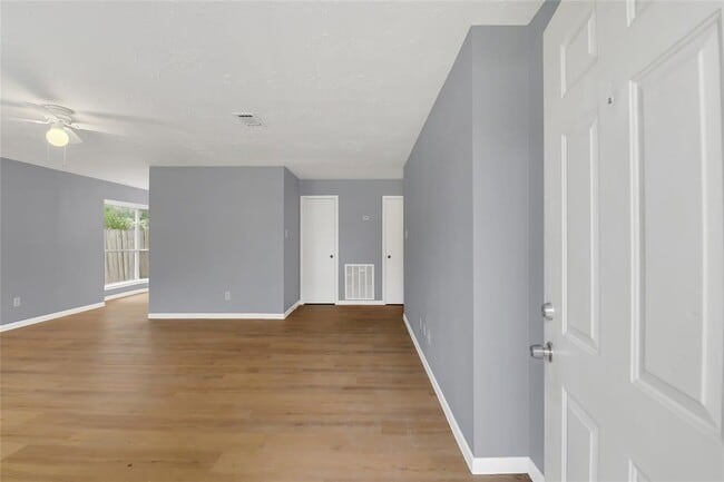 Building Photo - 4534 Towergate Dr