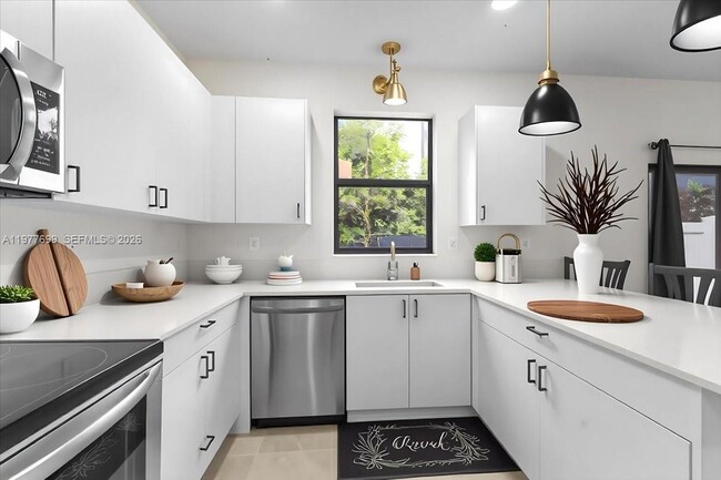 Building Photo - 20344 NW 6th Pl