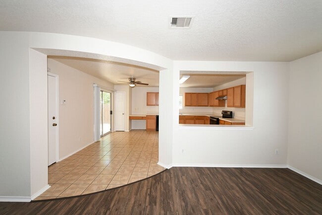 Building Photo - MYSTIC PARK / BANDERA RD