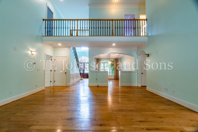Building Photo - Luxury Living in Lewisville