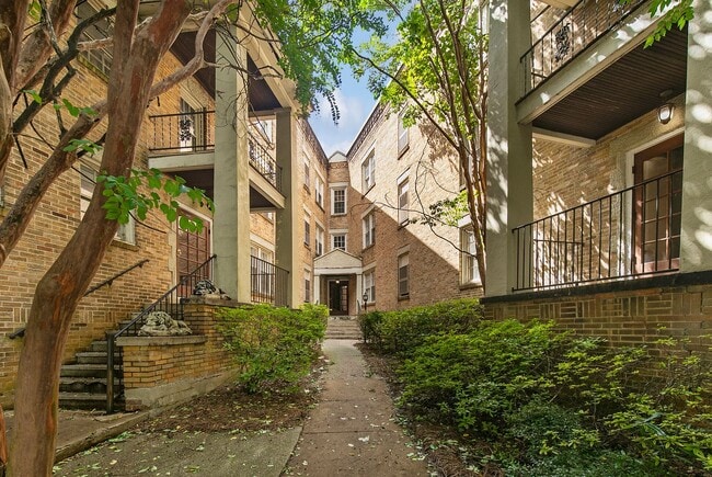 Interior Photo - Highland Club Apartments