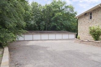 Building Photo - 4301 Valley View Rd