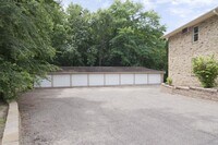 Building Photo - 4301 Valley View Rd