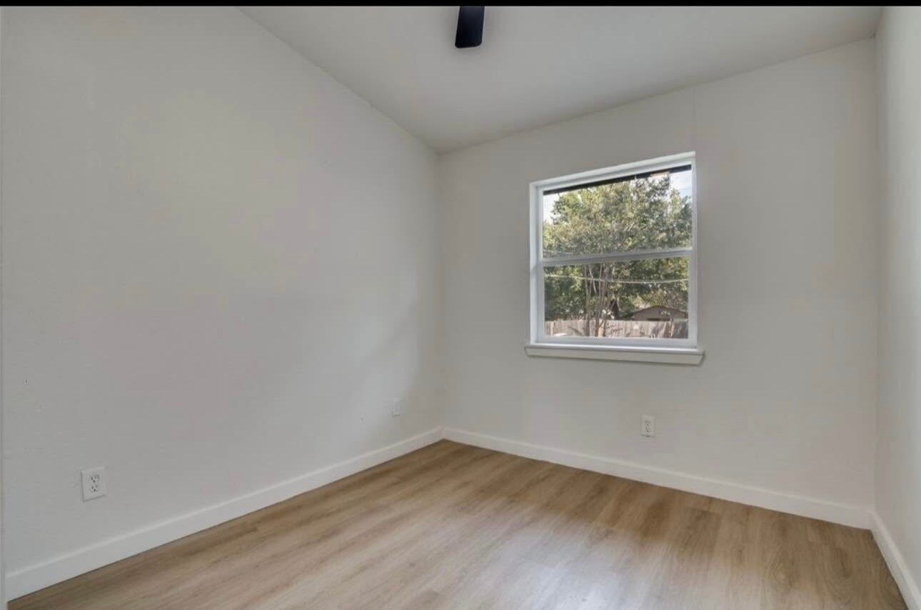 Building Photo - 1706 Cumberland Dr