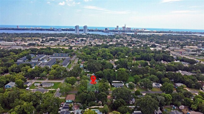 Building Photo - 126 Palm Dr