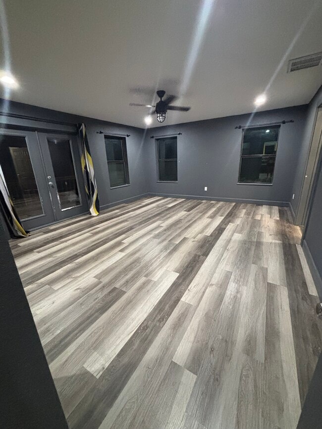 Building Photo - 2675 Golf Dr