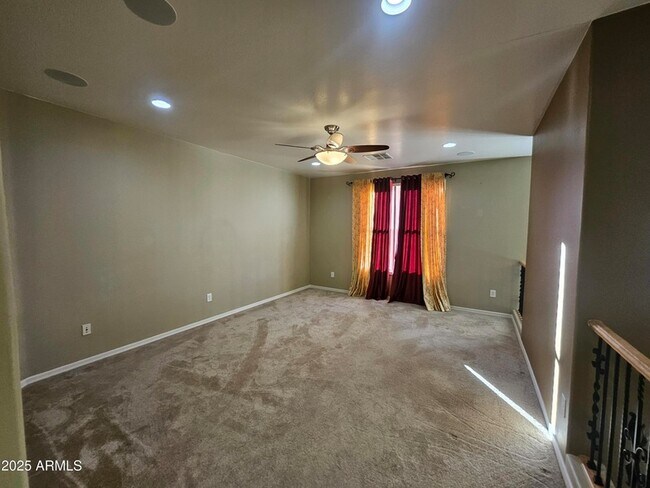 Building Photo - 3216 S Cottonwood Dr